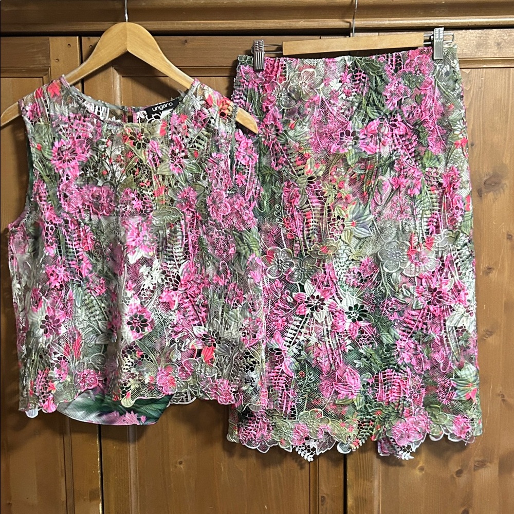 UNGARO
Women’s Printed Floral Lace Midi Pencil Skirt (6) & Lace Blouse (medium)